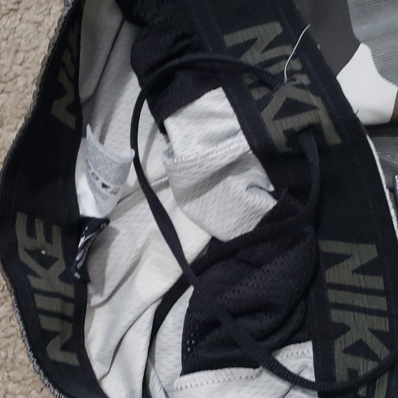 Nike Camo Shorts Mens Small Training Elastic Waist Drawstring Pocket Green Gray - Picture 4 of 4